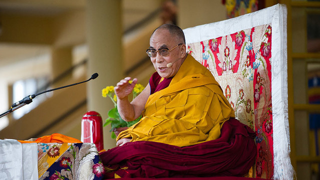 Dalai Lama, transportat la un spital din New Delhi după ce a acuzat dureri toracice și tuse