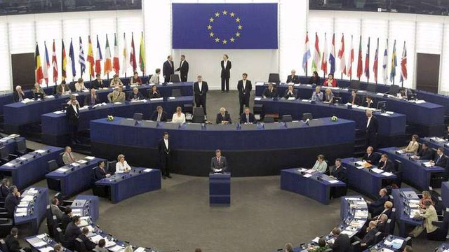Parlamentul European se reunește pentru ultima sesiune parlamentară înainte de alegerile europene