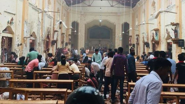 140 de persoane căutate activ pentru atacurile teroriste din Sri Lanka. Bisericile și moscheile, închise