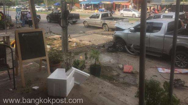 Thailanda | Explozia unei bombe, atașată unei motociclete a luat viața a trei oameni și a rănit alți 21