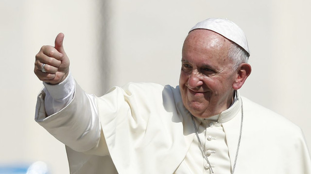 Papa Francisc începe un turneu de trei zile în Balcani