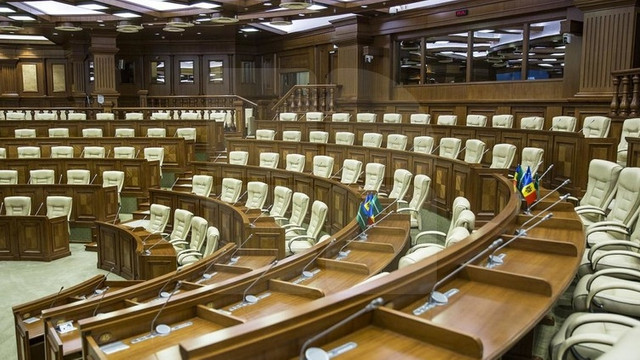 OPINIILE comentatorilor politici | R.Moldova se îndreaptă spre o majoritate parlamentară formată din socialiști și democrați