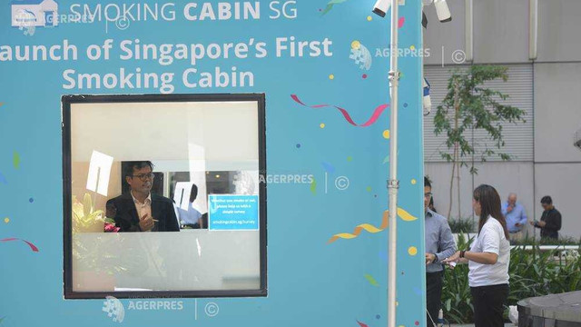 Singapore vrea să îi pună pe fumători în cabine