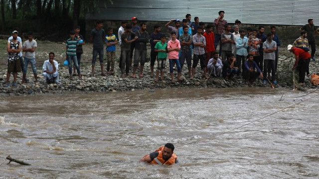 India a dispus evacuări în masă pe coastele estice ale țării, în așteptarea ciclonului Fani
