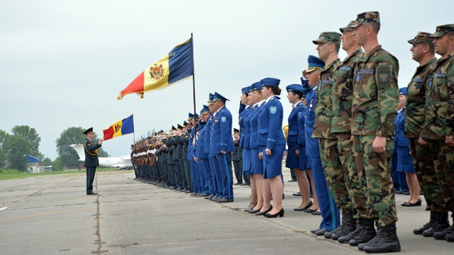 VIDEO/FOTO | Show aviatic cu participarea militarilor și aeronavelor din Forțele Aeriene ale R.Moldova și României