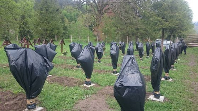 Aleșii locali din Ținutul Secuiesc se delimitează de profanarea crucilor eroilor români din Cimitirul Valea Uzului