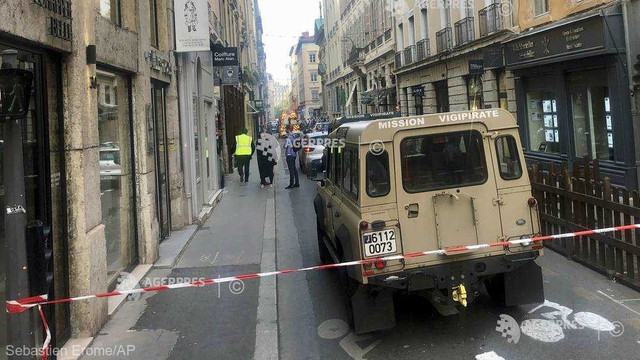 Poliția franceză a arestat un bărbat suspect în cazul exploziei de la Lyon