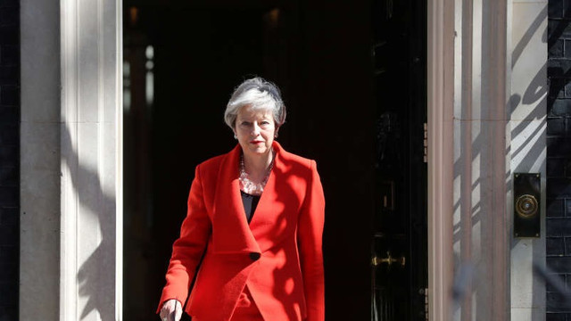 Premierul May efectuează ultima sa vizită externă în calitate de prim-ministru britanic