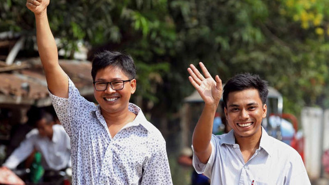 Doi jurnaliști ai agenției de presă Reuters, condamnați la șapte ani de închisoare în Myanmar, au fost eliberați 