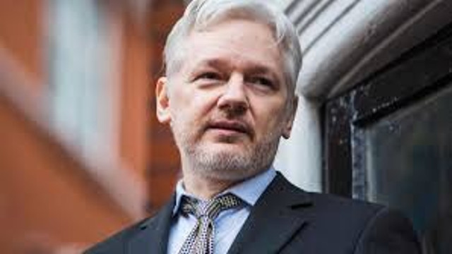 Fondatorul WikiLeaks a fost condamnat la 50 de săptămâni de închisoare
