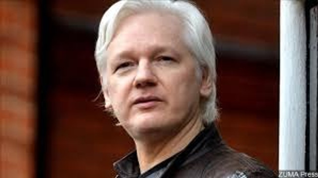 Autoritățile din Suedia solicită oficial arestarea lui Julian Assange
