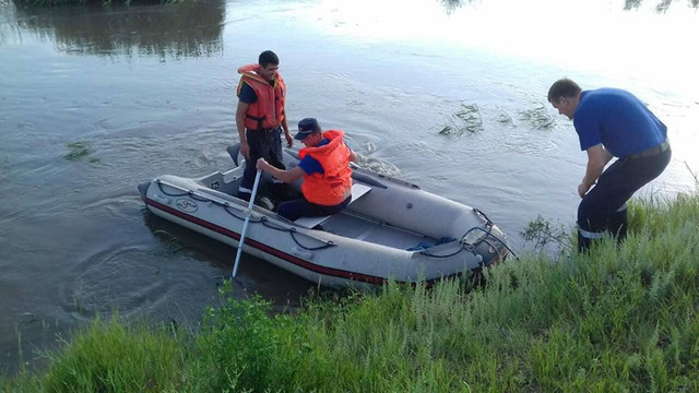 UPDATE: Salvatorii au găsit corpul minorei de 12 ani, care s-a înecat în apele Răutului