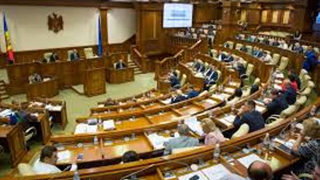 Deputații PSRM și ACUM au votat componența numerică a comisiilor parlamentare