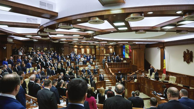 Parlamentul a votat în primă lectură pentru modificarea statutului secretarilor de stat