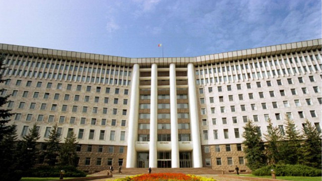 Paza principalelor instituții de stat, asigurată de firme cu trecut penal din anturajul lui Vlad Plahotniuc și al hoțului în lege Makena (Anticorupție.md)