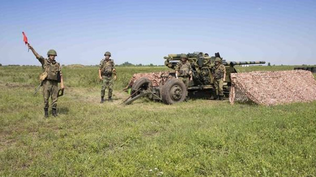 FOTO | Exerciții militare în Transnistria, cu utilizarea blindatelor, tancurilor șiaа sistemelor de artilerie