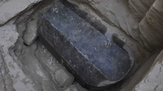 Arheologii au deschis un sarcofag vechi de 1.000 de ani, care ar putea adăposti rămășițele unui arhiepiscop