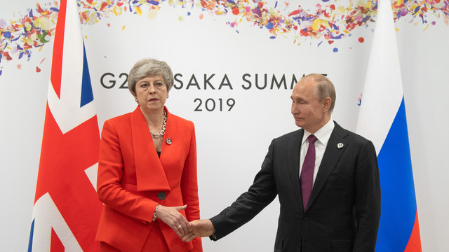 Theresa May i-a spus lui Vladimir Putin că nu pot exista relații normale cu Rusia după atacul de la Salisbury