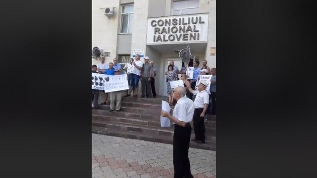 Protest la Ialoveni în care se cere demisia lui Ghenadie Sajin, un apropiat al lui Vlad Plahotniuc