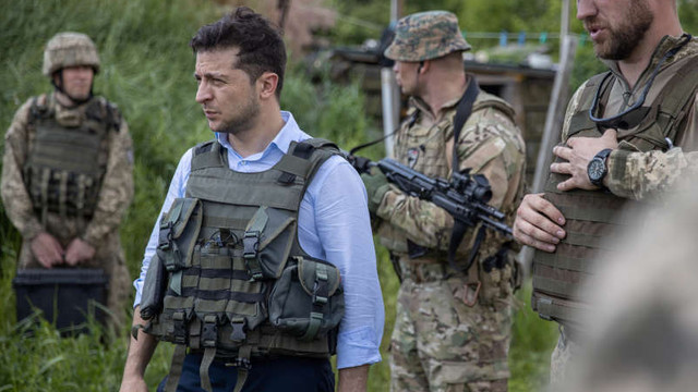 Ucraina | Doi soldați uciși, președintele Zelenski promite o ripostă „severă''