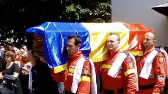 VIDEO/FOTO | Ceremonie de comemorare pentru echipajul SMURD, căzut la datorie pentru a salva vieți din R.Moldova
