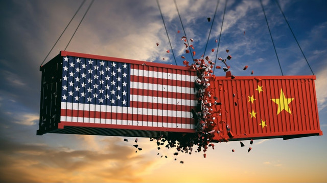 SUA au început să colecteze taxe vamale mai mari cu 25 la sută la importurile de produse chinezești
