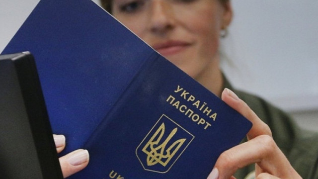 Kievul simplifică accesul la cetățenia ucraineană pentru voluntarii străini care luptă pe frontul din Donbas