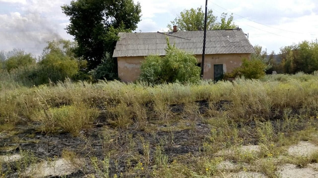 FOTO | Incendiu în preajma unei baze de petrol din orașul Basarabeasca 