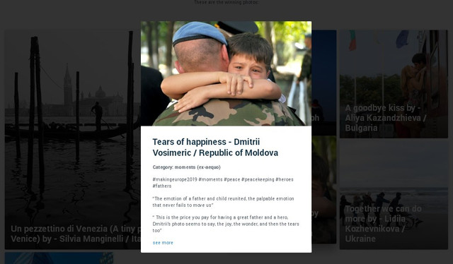Fotografia unui moldovean, în care un băiețel își îmbrățișează în lacrimi tatăl, este „cel mai bun moment” a unui concurs organizat de CE 