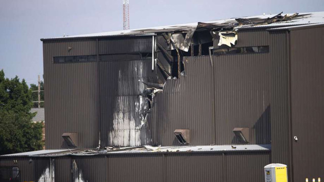 Un avion s-a prăbușit peste hangarul unui aeroport în Texas. 10 oameni au murit