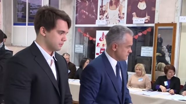 VIDEO | Timofei Plahotniuc și-a sărbătorit ziua de naștere la Chișinău, pe când tatăl său mai era în R.Moldova (Unimedia)