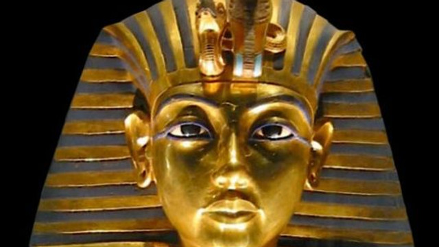 Scandal după ce o sculptură a lui Tutankhamon a fost vândută cu 6 milioane de dolari, la Londra