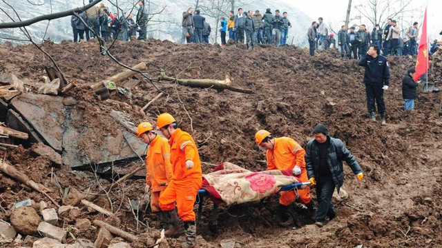 Un nou bilanț al alunecărilor de teren din sud-vestul Chinei care a îngropat peste 21 de case