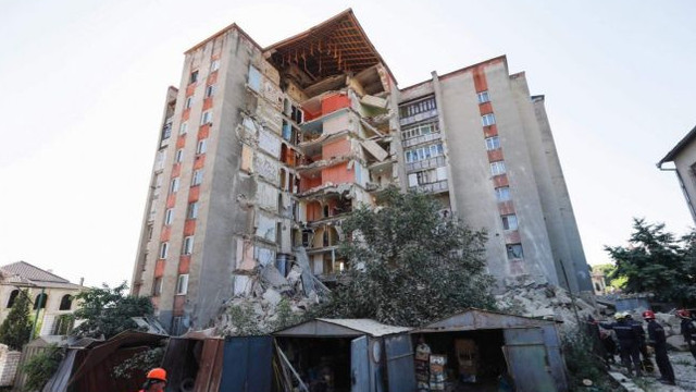În blocul prăbușit la Otaci locuiau oameni fără ca imobilul să fie dat în exploatare