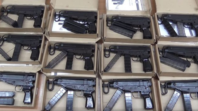  În Italia a fost confiscat un arsenal de armament destinat mercenarilor din Donbass