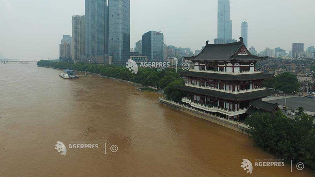Aproape 80.000 de persoane au fost evacuate în urma inundațiilor din sudul și estul Chinei