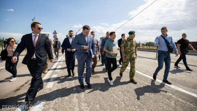 Ucraina | Volodimir Zelenski a vizitat, în premieră, granița administrativă cu Crimeea anexată de Rusia
