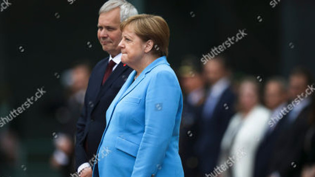 VIDEO | Angela Merkel a fost surprinsă din nou tremurând, al treilea incident de acest fel într-o lună
