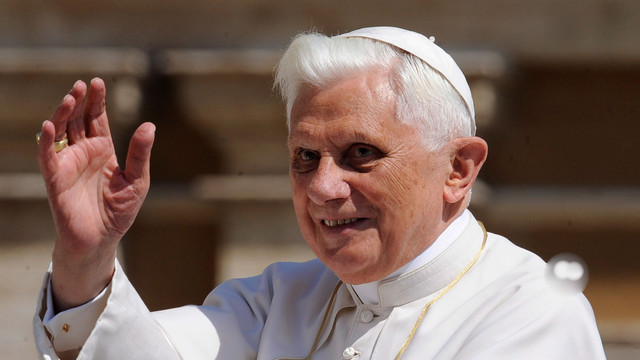 Fostul papă Benedict al XVI-lea a făcut o rară excursie în afara Vaticanului