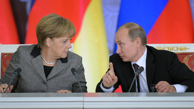  Merkel și Putin au discutat telefonic despre tranzitul gazelor rusești pe teritoriul Ucrainei