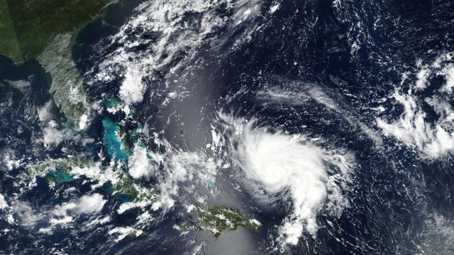 Uraganul Dorian, ridicat la categoria 4, se îndreaptă spre Florida