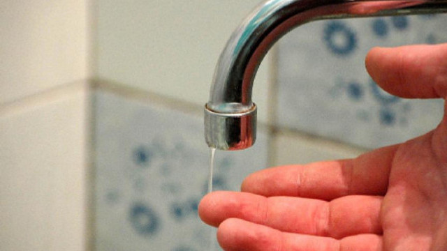 Consumatorii de pe mai multe străzi din Capitală rămân fără apă la robinet
