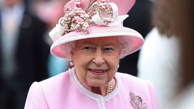 Marea Britanie: Regina Elisabeta a II-a a aprobat suspendarea parlamentului britanic