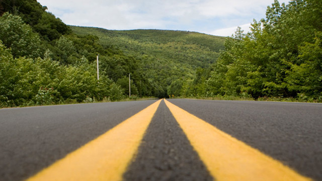 La sfârșitul lunii august va începe reînnoirea marcajului rutier pe drumurile naționale