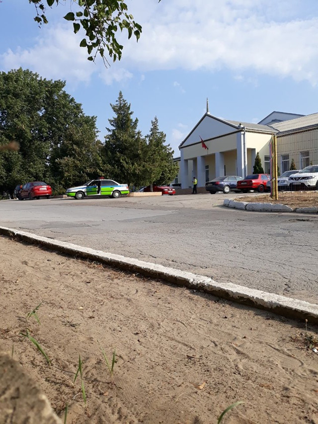 Miliția separatistă a interzis arborarea drapelului și intonarea imnului de stat la școlile cu predare în limba română  Miliția separatistă a interzis arborarea drapelului și intonarea imnului de stat la școlile cu predare în limba română