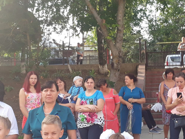 Miliția separatistă a interzis arborarea drapelului și intonarea imnului de stat la școlile cu predare în limba română  Miliția separatistă a interzis arborarea drapelului și intonarea imnului de stat la școlile cu predare în limba română
