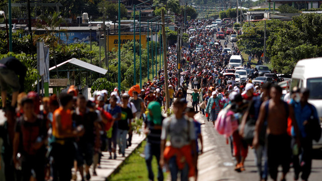 Mexicul a redus la peste jumătate numărul de imigranți care traversează granița sa către SUA

