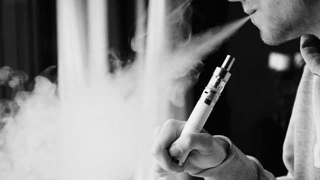 Guvernatorul New York-ului anunță interzicerea de urgență a majorității aromelor pentru țigărilor electronice ”Vapingul este periculos, punct”
