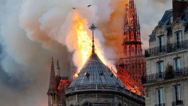 The New York Times | Incendiul de la Notre-Dame a fost toxic, dar experții spun că puteți merge la Paris fără frică