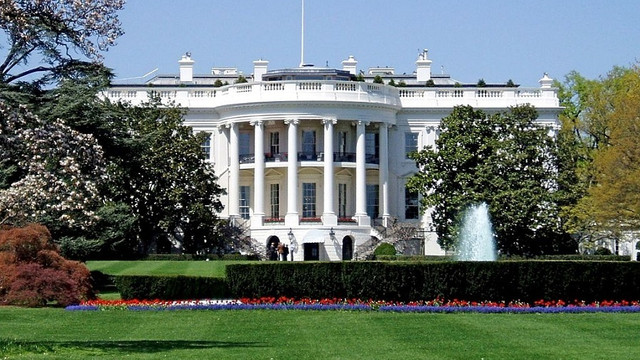 Casa Albă va face publică transcrierea completă a covorbirii președintelui american cu Volodimir Zelenski
